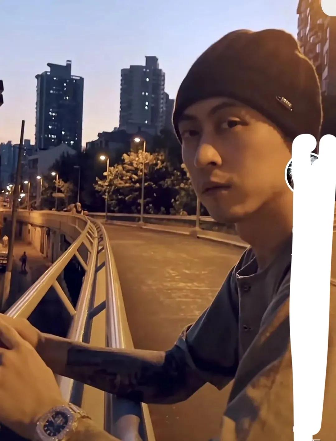 亿万资产女富豪，逼婚秦奋的美女网红，靠在直播间骂人走红后退网