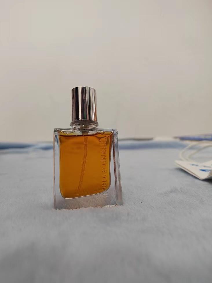 适合秋冬平价香水持久留香中性,七夕礼物香水简约好闻