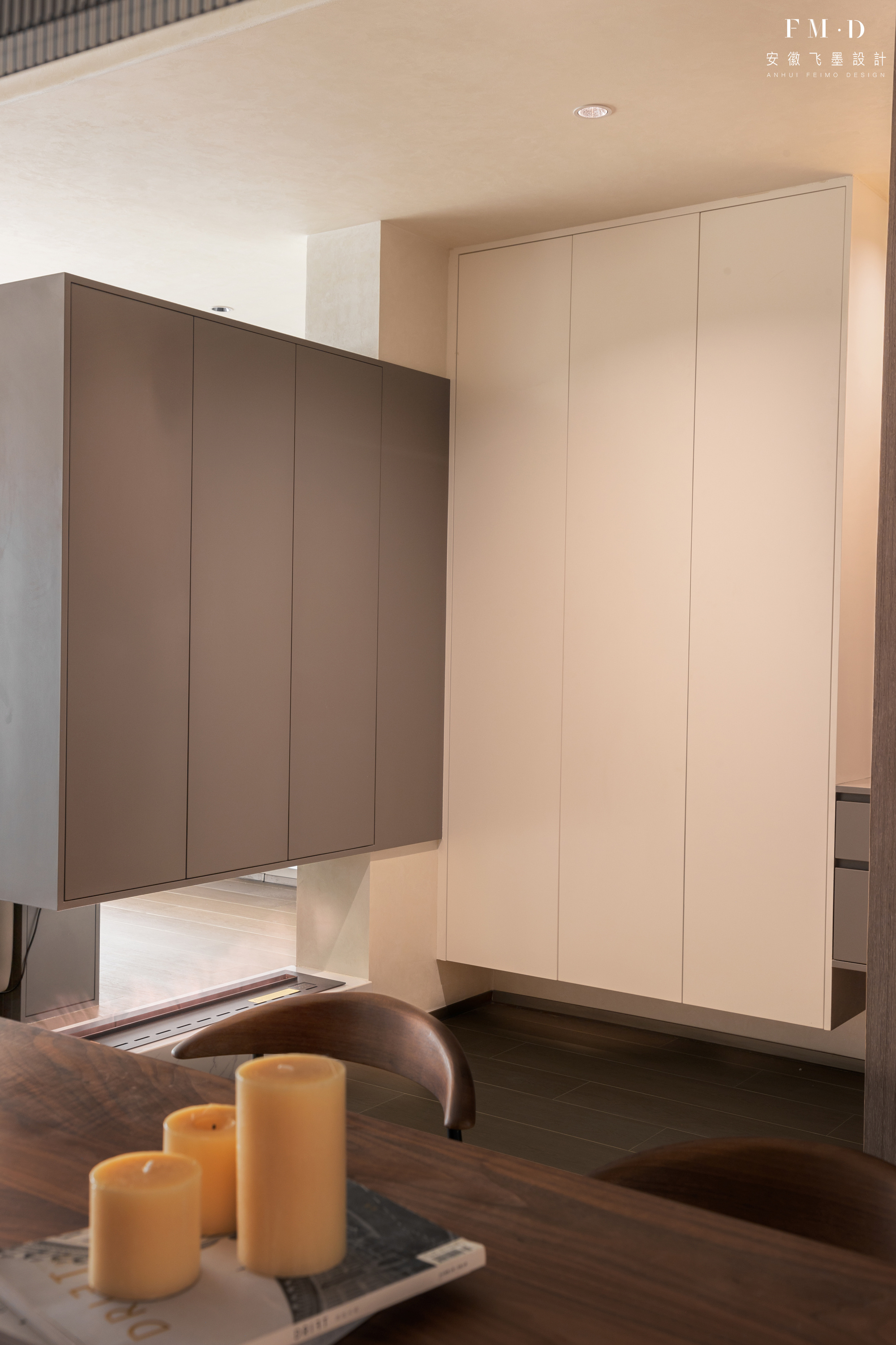 客厅中间沙发背面储物柜组合,6.6米横厅沙发隔断柜设计