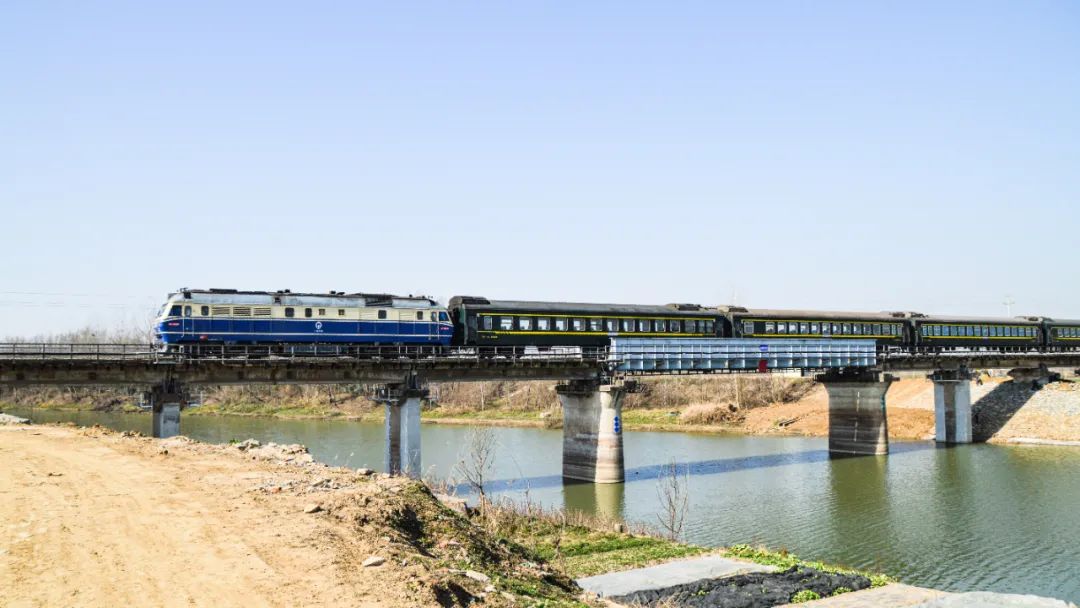 再见k歌翻唱,再见k歌伴奏