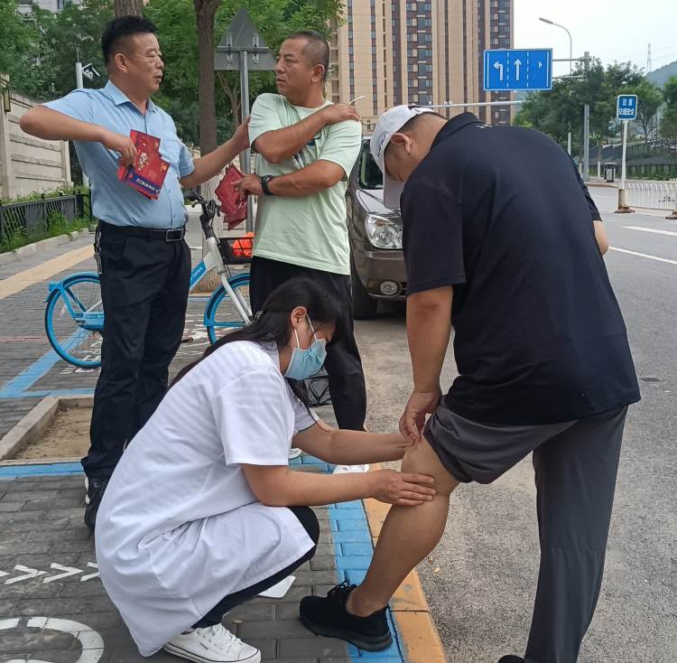 人间自有真情在柳氏三花献爱心