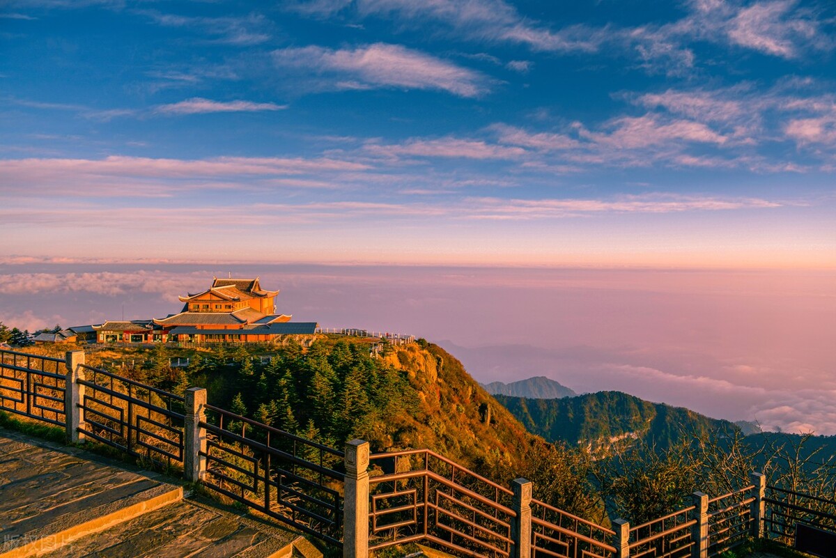 云贵川三地好玩的地方,云贵川附近哪个景点景色最好