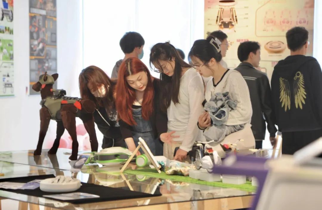 震撼现场|2023“炫·青春”南通大学艺术学院毕业展演绽放通城