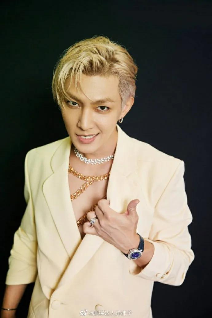 炎亚纶的同性恋风流事：痛并快乐着，看见*裤底**，无法想象！