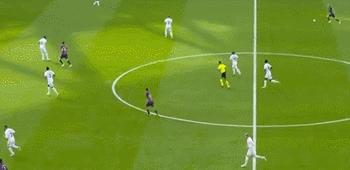 战术板进攻战术板,莱万对梅西有多强