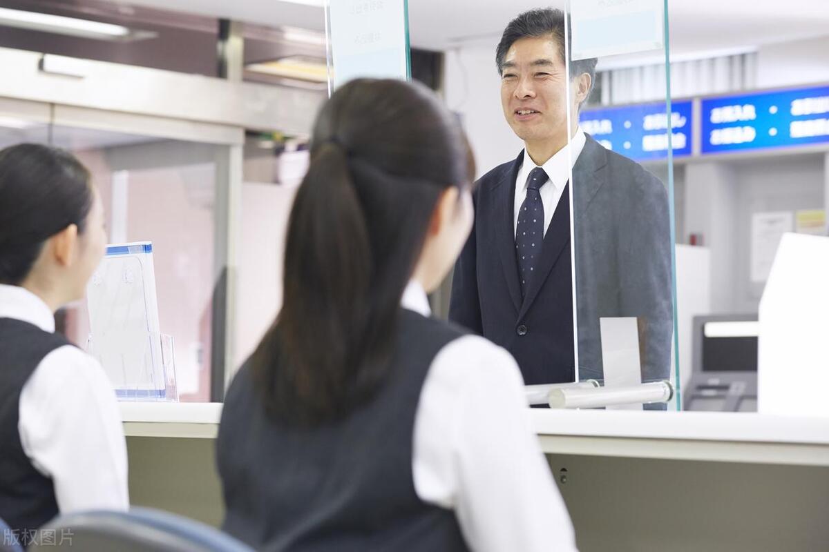 一普通人向银行贷款1万怎么贷,普通人向银行借钱100万