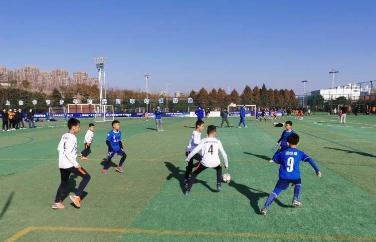 以足球为纽带、以友谊为桥梁！宝山、叶城共绘多彩体育画卷