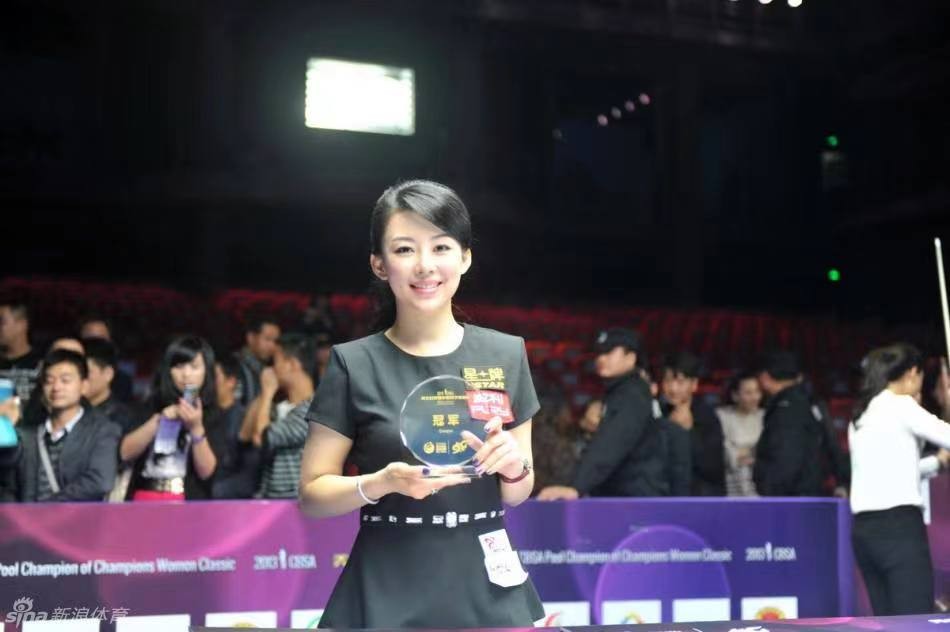 九球天后潘晓婷个人简历,38岁九球天后潘晓婷颜值惊艳全球