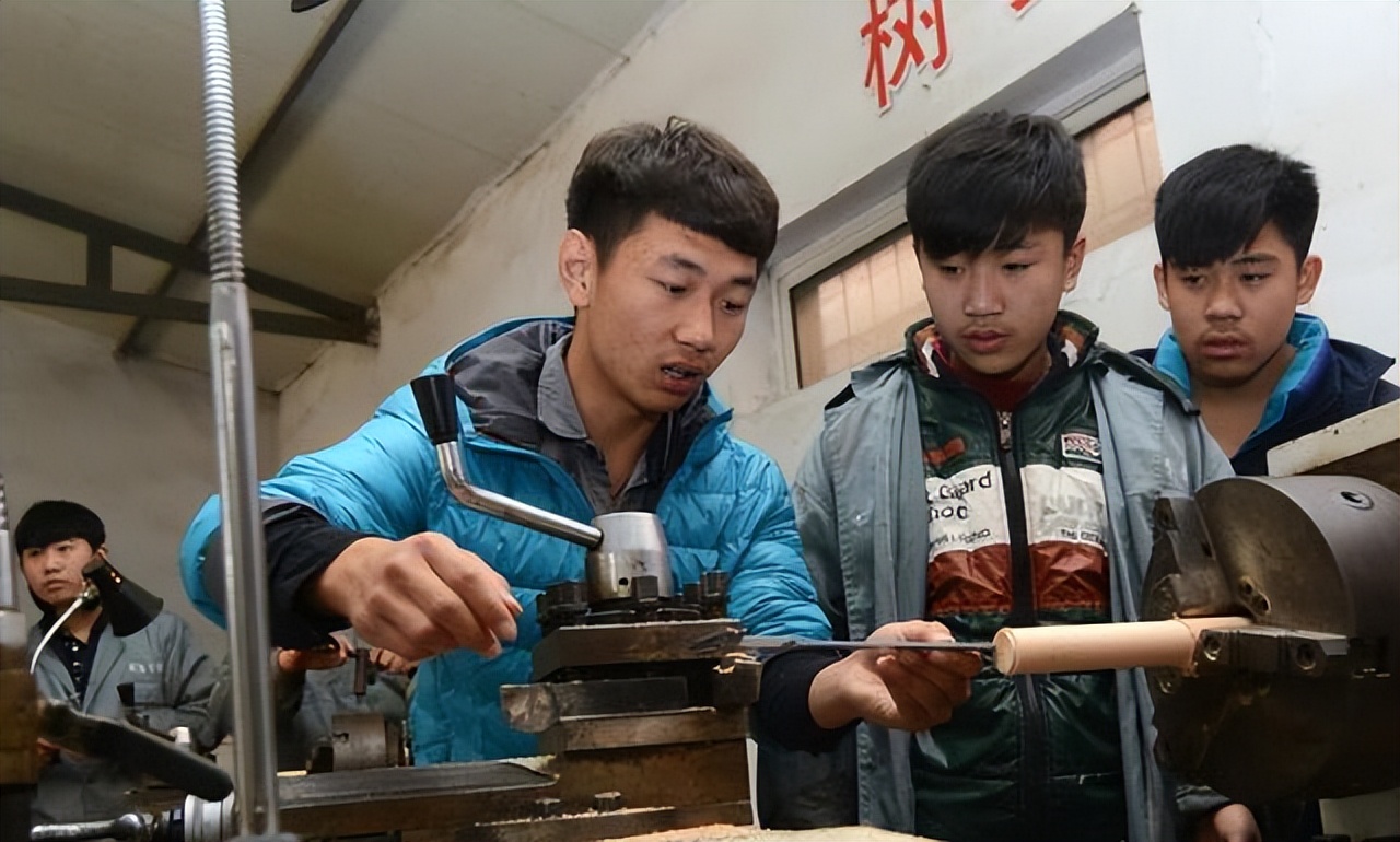 孩子考不上高中应该怎么办,考不上高中的孩子都去哪了