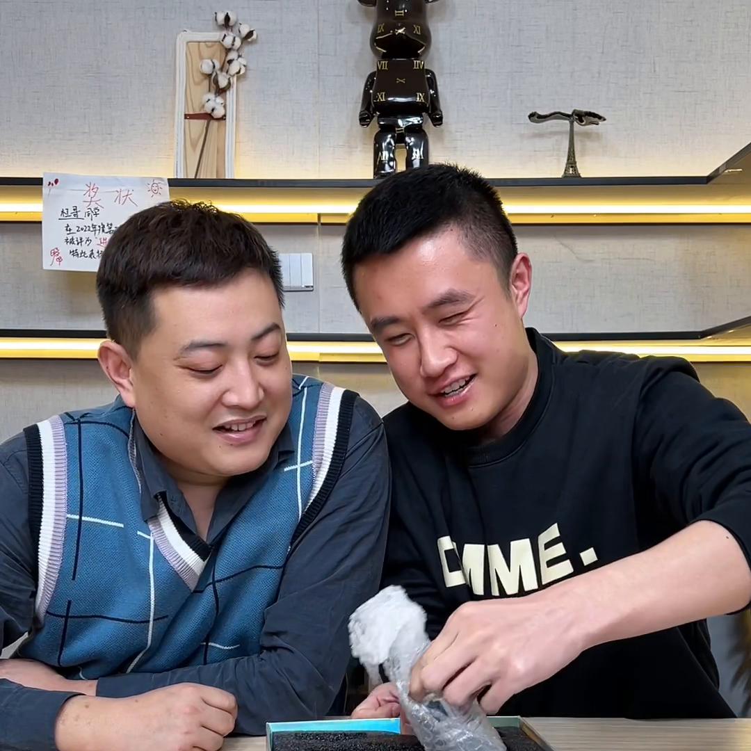 小偷都害怕的手电筒到底有多亮,小偷见了都怕的手电筒叫什么