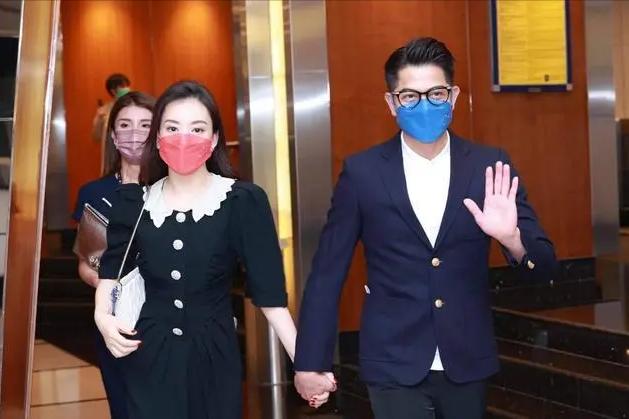 方媛晒合影为老公庆生,方媛晒礼物秀恩爱