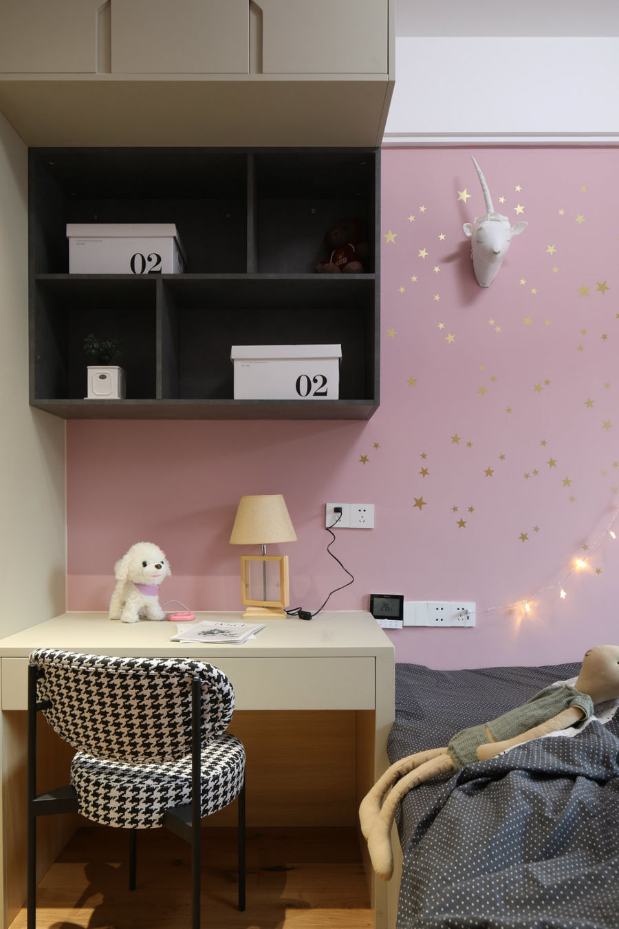 有娃家庭的客厅怎么布置?学她这样装太有趣,生二胎三胎都很实用