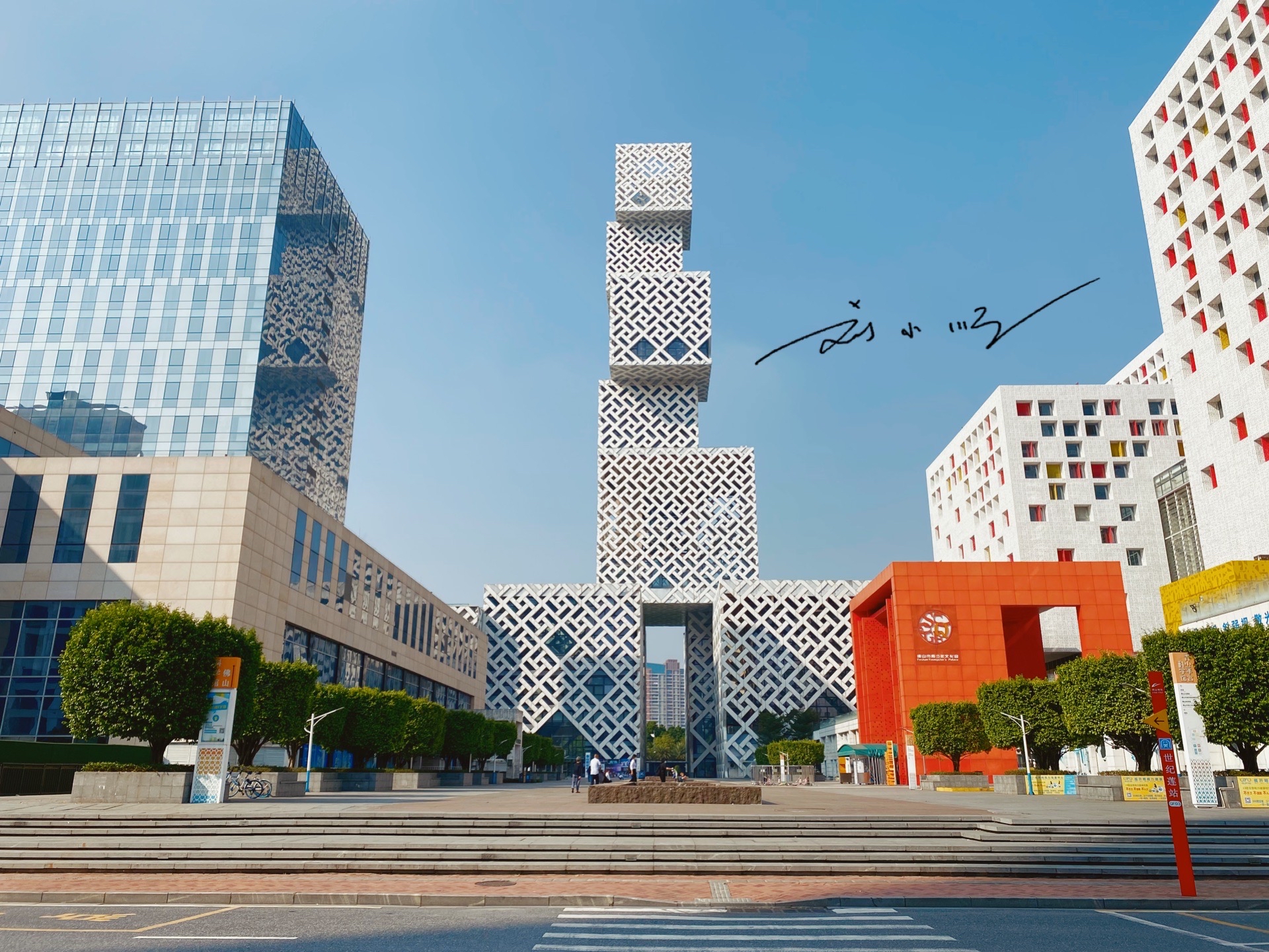 我国唯一一个有三个车牌的城市,中国唯一一个拥有三个车牌的城市