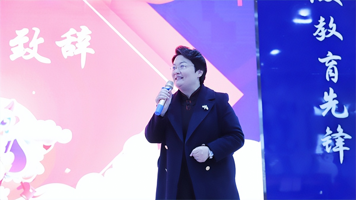 营造学礼、知礼、明礼校风，蓝港外国语学校开学第一课太“讲礼”