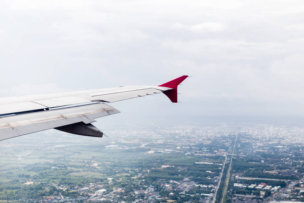 飞机突然坠毁一般什么原因,飞机到底是什么原因导致坠机的