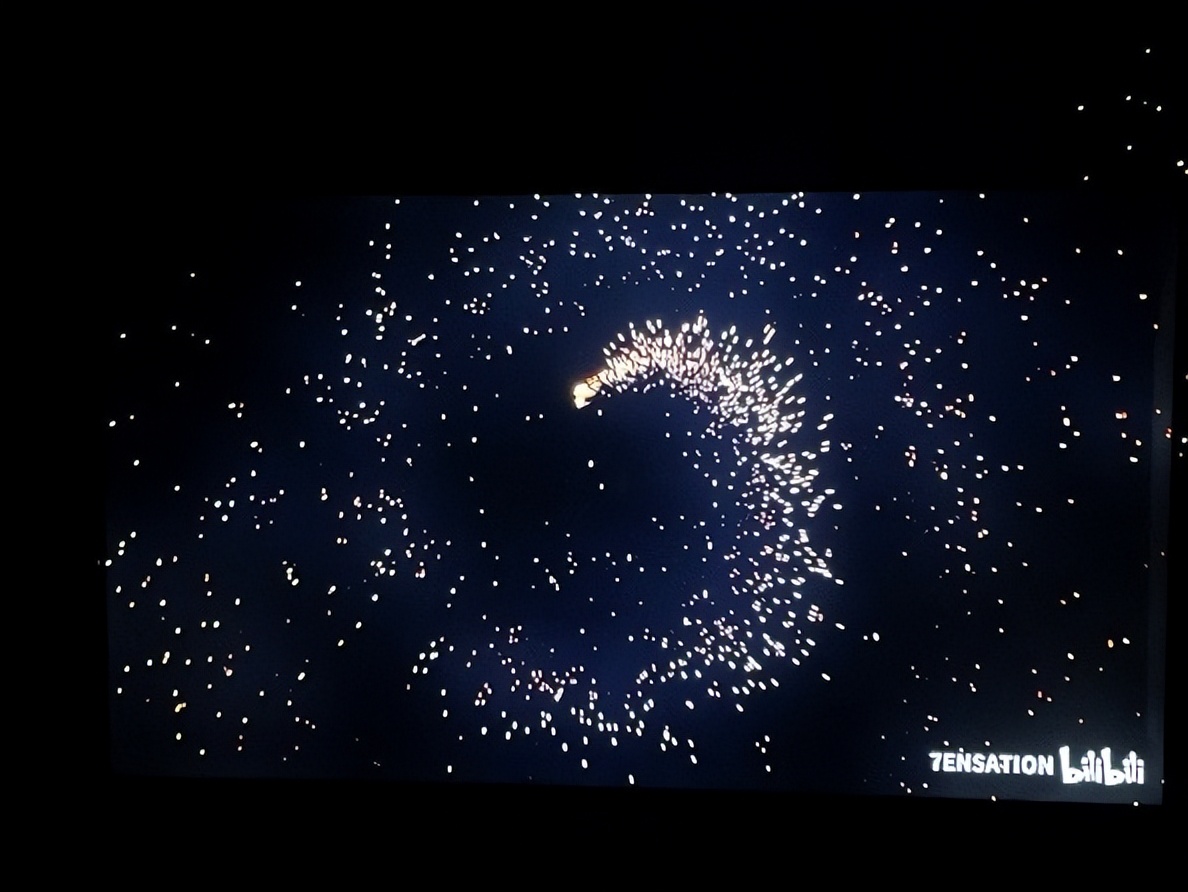 选电视经验分享：给家里换*彩大**电，看准这四点就对了