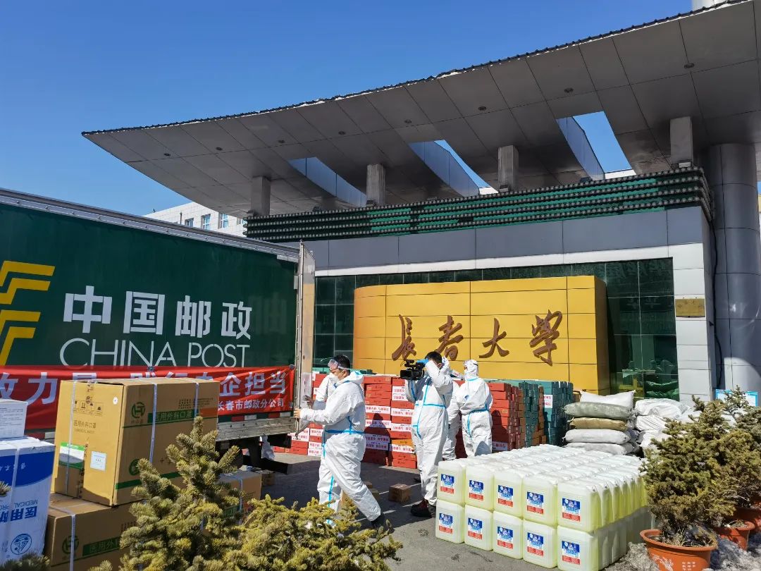 中国邮政承载希望和梦想,我深深感受到了中国的强大