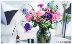 腋下流汗的颜色在衣服上怎么洗,腋下出汗把衣服染黄了什么原因