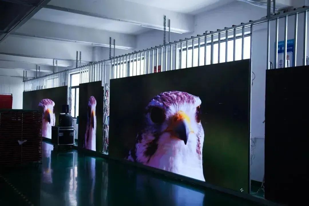 led显示屏p1.5与p1.6清晰度差别,怎样辨别led显示屏的好坏呢