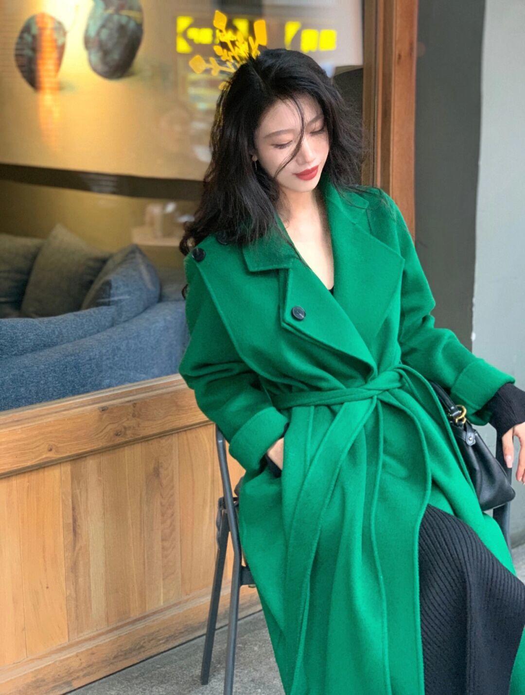 适合40+女性的大衣搭配，过年走亲戚倍有面子，年纪越大越合适