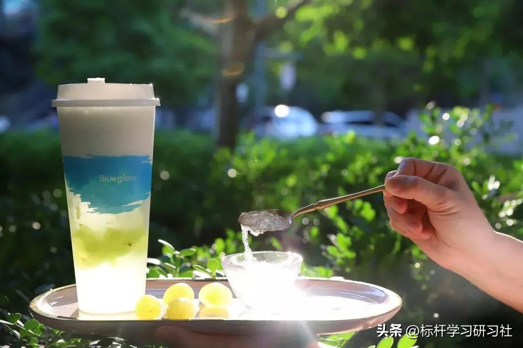 排队两小时喝的喜茶,火遍全国的喜茶终于来哈尔滨了