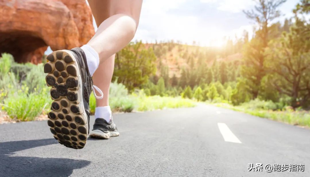 跑步小腿前侧骨头疼怎么解决,跑步前脚掌着地小腿左侧痛怎么办
