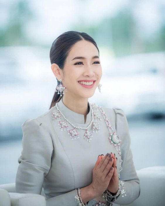 帅哥在泰国街头,泰国曼谷街头帅哥