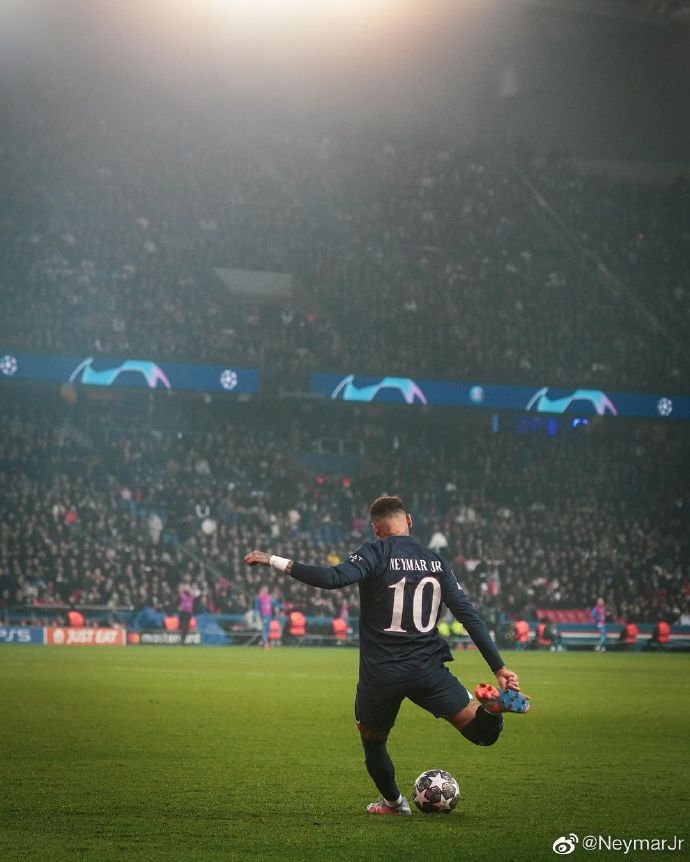 内马尔面对球迷嘲讽,内马尔被针对球迷反应