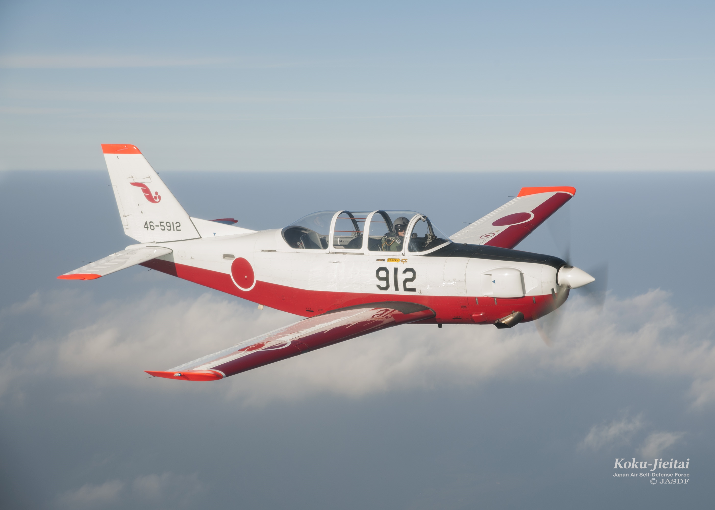 日本空中自卫队战斗机训练视频,日本富士直升机