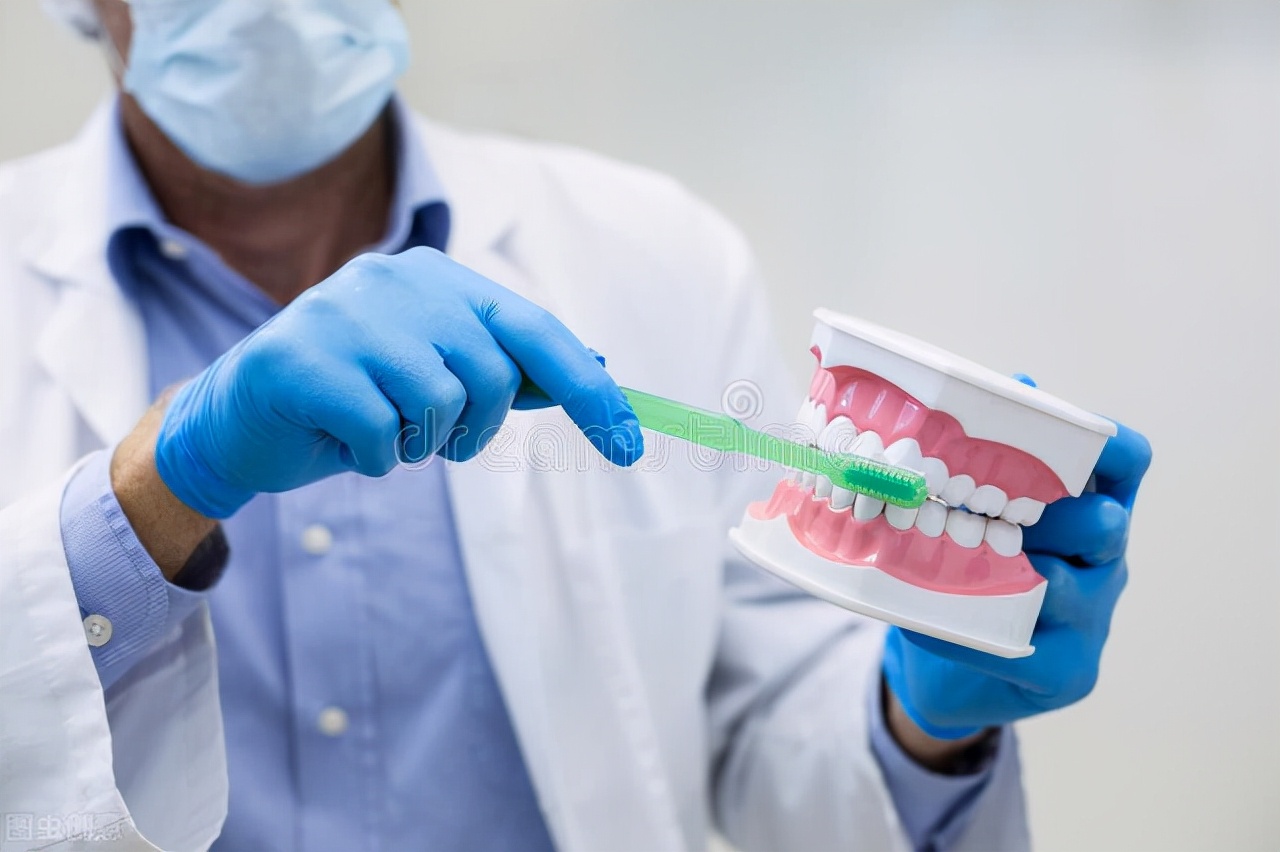 学口腔医学就业一定是牙医吗,口腔医学专科的出路