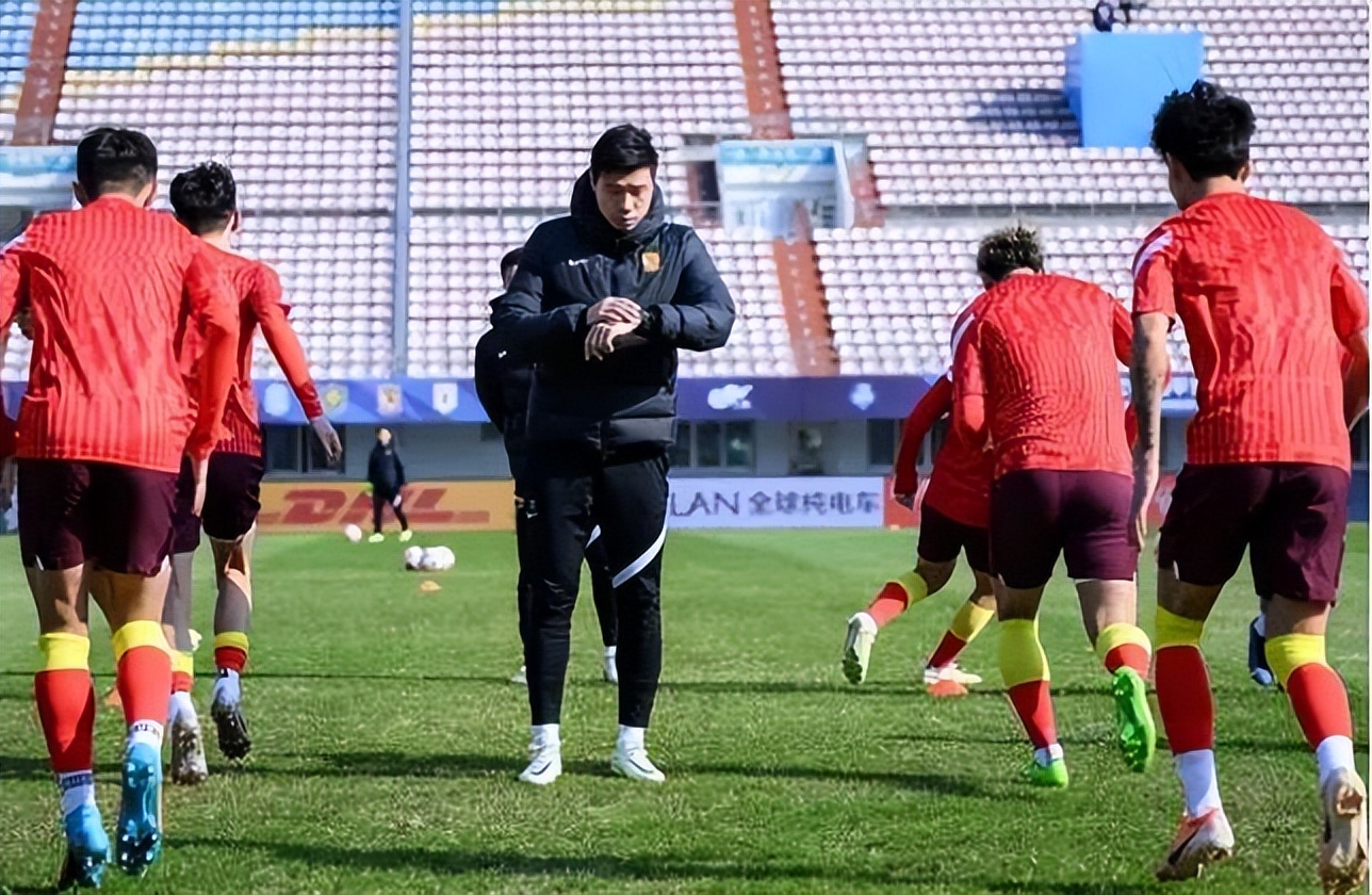 广州恒大剑指四冠王,广州恒大8冠王回顾