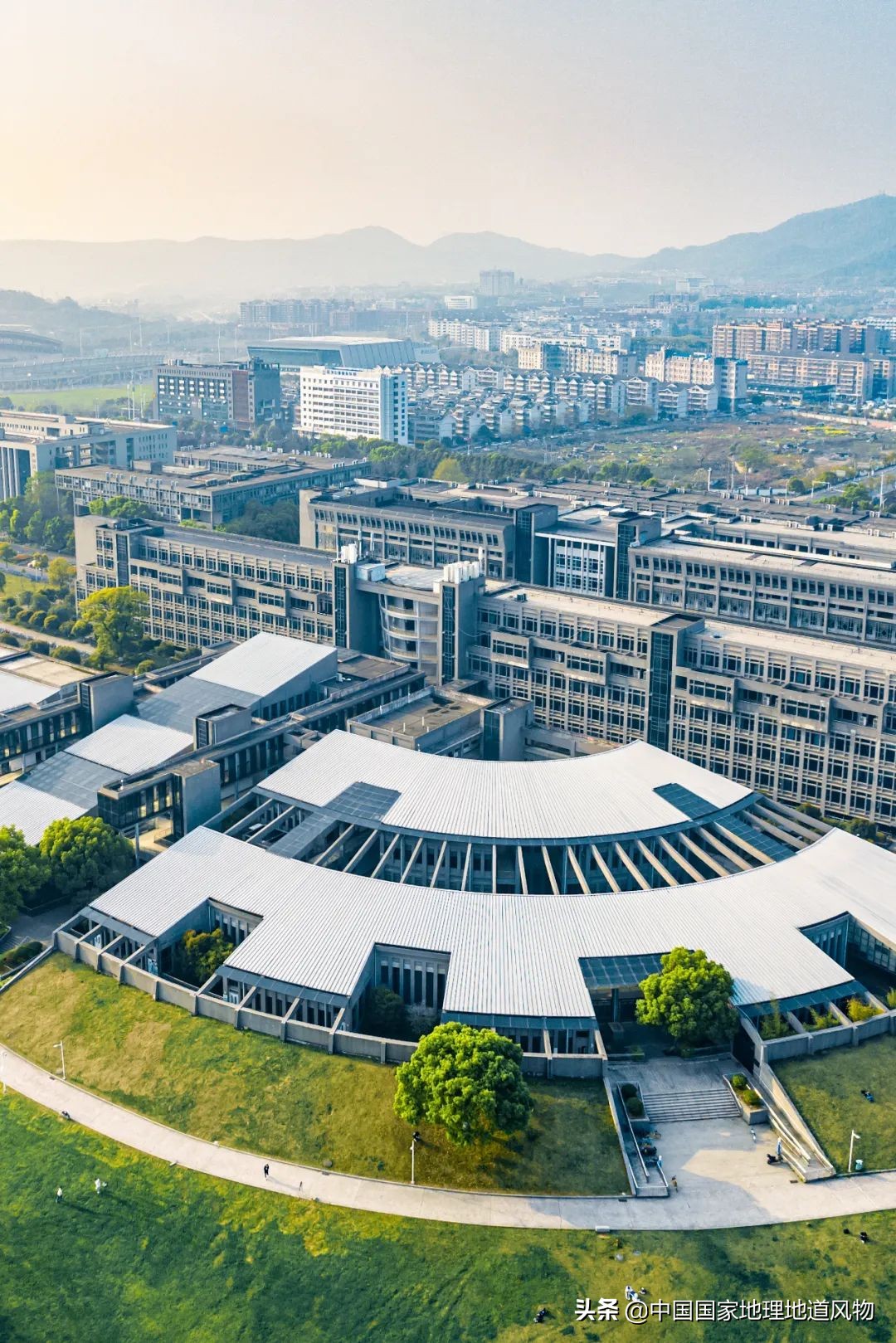 中南财经大学和中南大学法学对比,中南大学哪个系最强