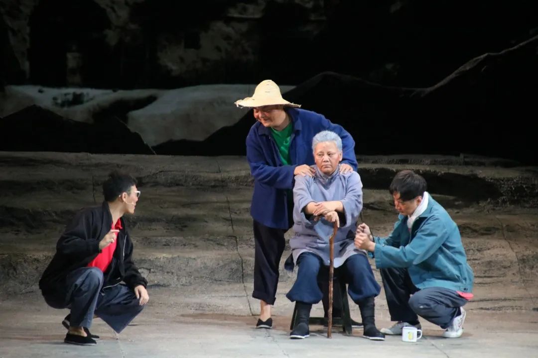 绮変笣瑙傜湅婕斿嚭瑙嗛,绮変笣瑙傚奖娲诲姩