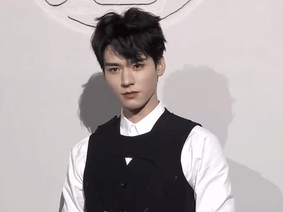 lv香港大秀龚俊衣服,看lv大秀