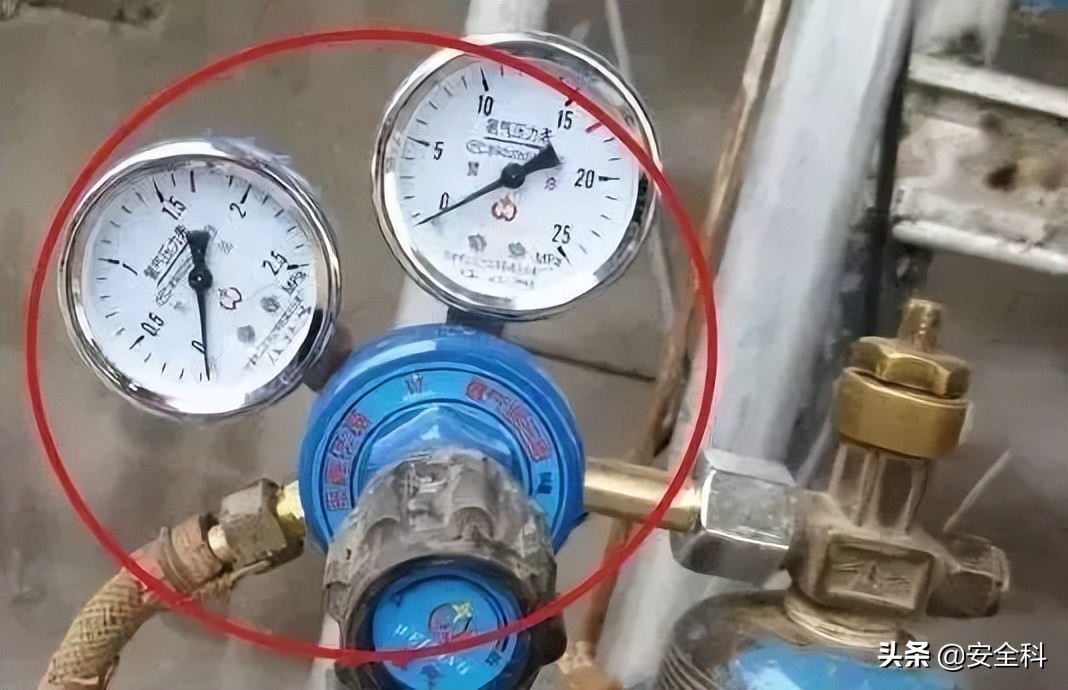 乙炔瓶与氧气瓶的安全距离,乙炔和氧气瓶安全距离是多少