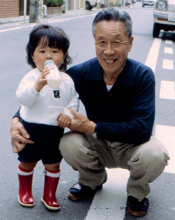 30张真实又罕见的老照片，阴毛假发工作者，我怀疑他用错地方了2