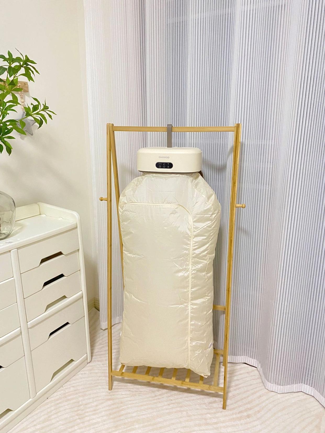 冬天湿衣服怎么快速变干,怎么不用吹风机让潮湿的衣服变干