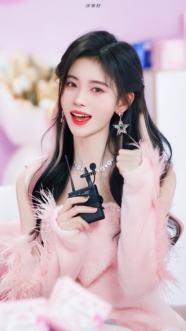 心机女孩鞠婧祎:被潘玮柏刁难拒绝王思聪求爱,整容遭贾玲内涵