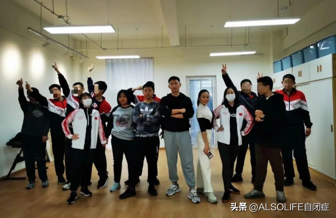 妈妈帮患自闭症女儿治疗,为自闭症女儿开了个康复机构