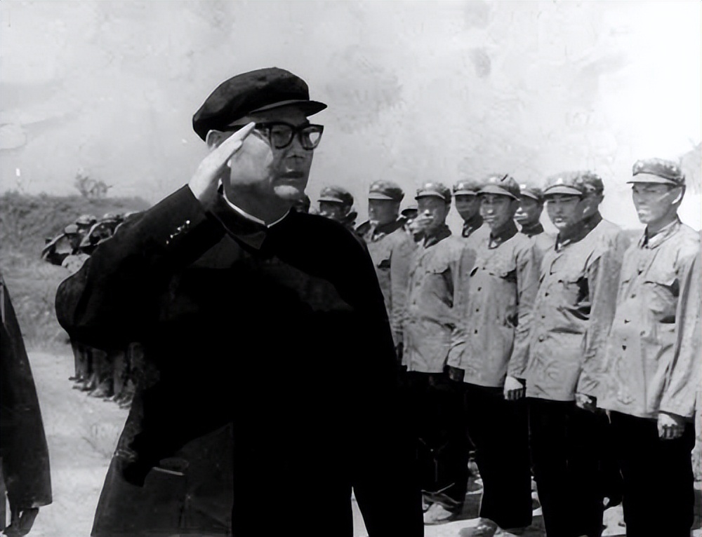 76年周总理去世，*剑英叶**拒绝致悼词：除毛主席论资历只有一人合适