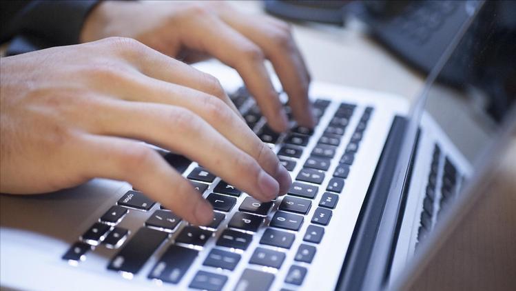 浏览色情网站,以为偷偷删除记录就没事了?其实已经被“盯”上了