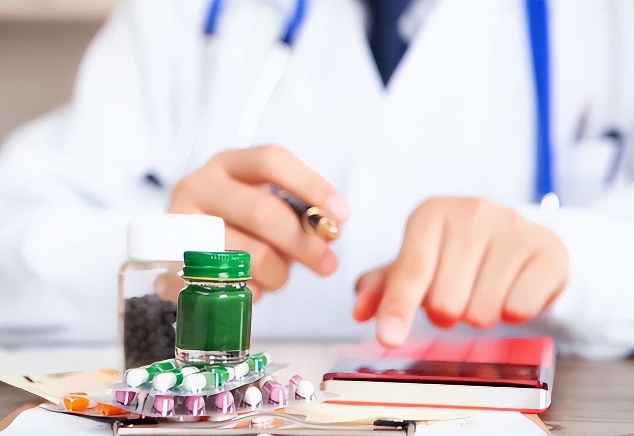 阿莫西林不是消炎药?提醒:真正的消炎药只有2种,别吃错了