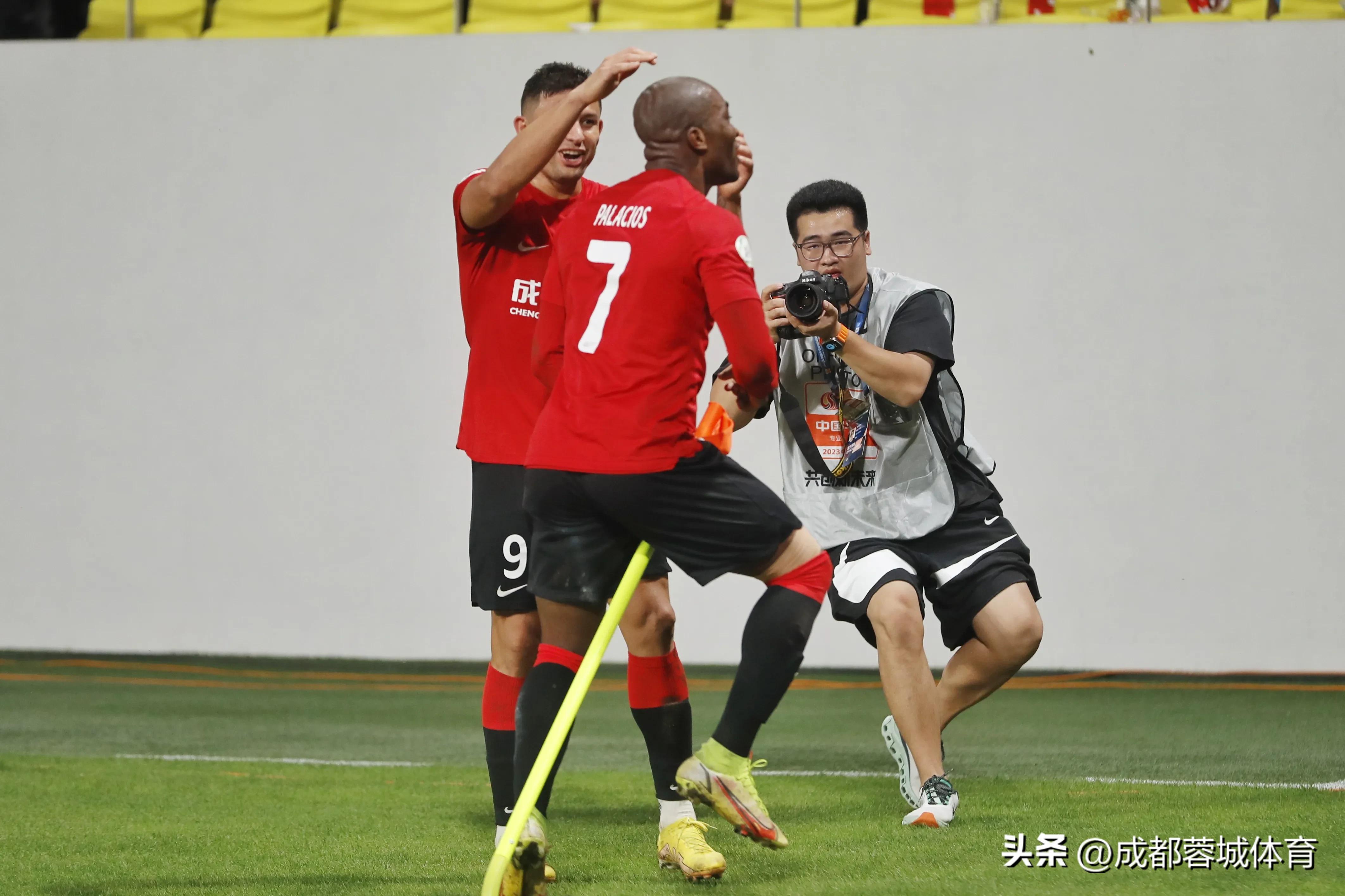 26轮不败成都蓉城与天津津门虎握手言和