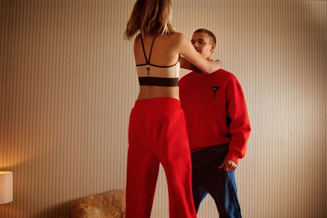 小贝和二公子视频,小贝蕾丝吊带背心