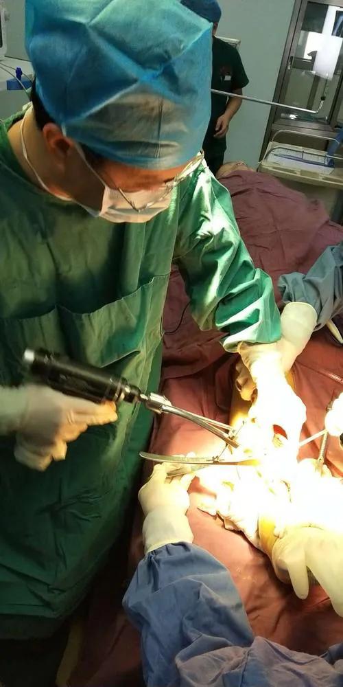 手术钉子不取出来行吗,骨科取钢板螺丝滑丝怎么解决