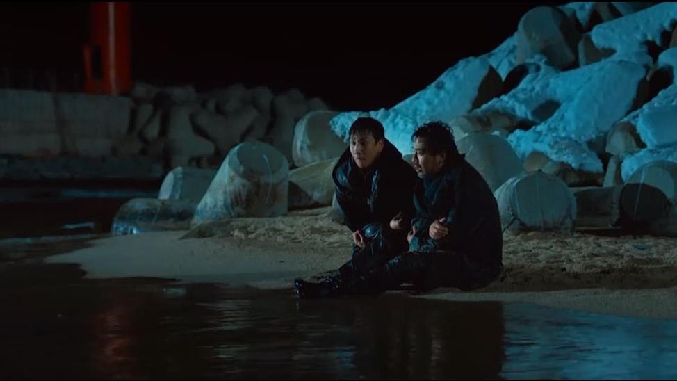 让邻居追妻子的电影,新婚夫妇被隔壁邻居盯上的电影