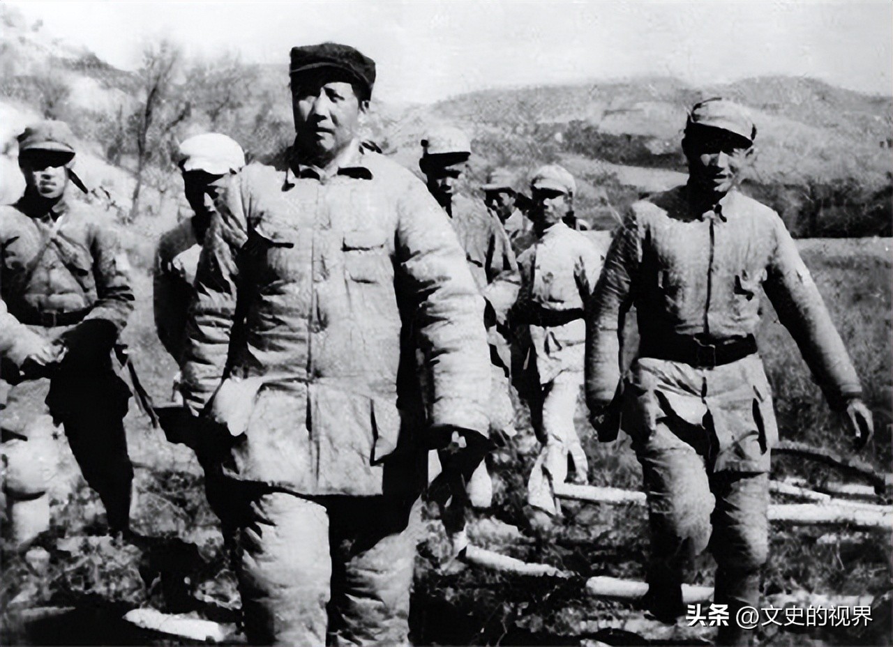 52年毛主席参观孔庙，饶有兴致地考了旁人一题：可知孔子姓什么？