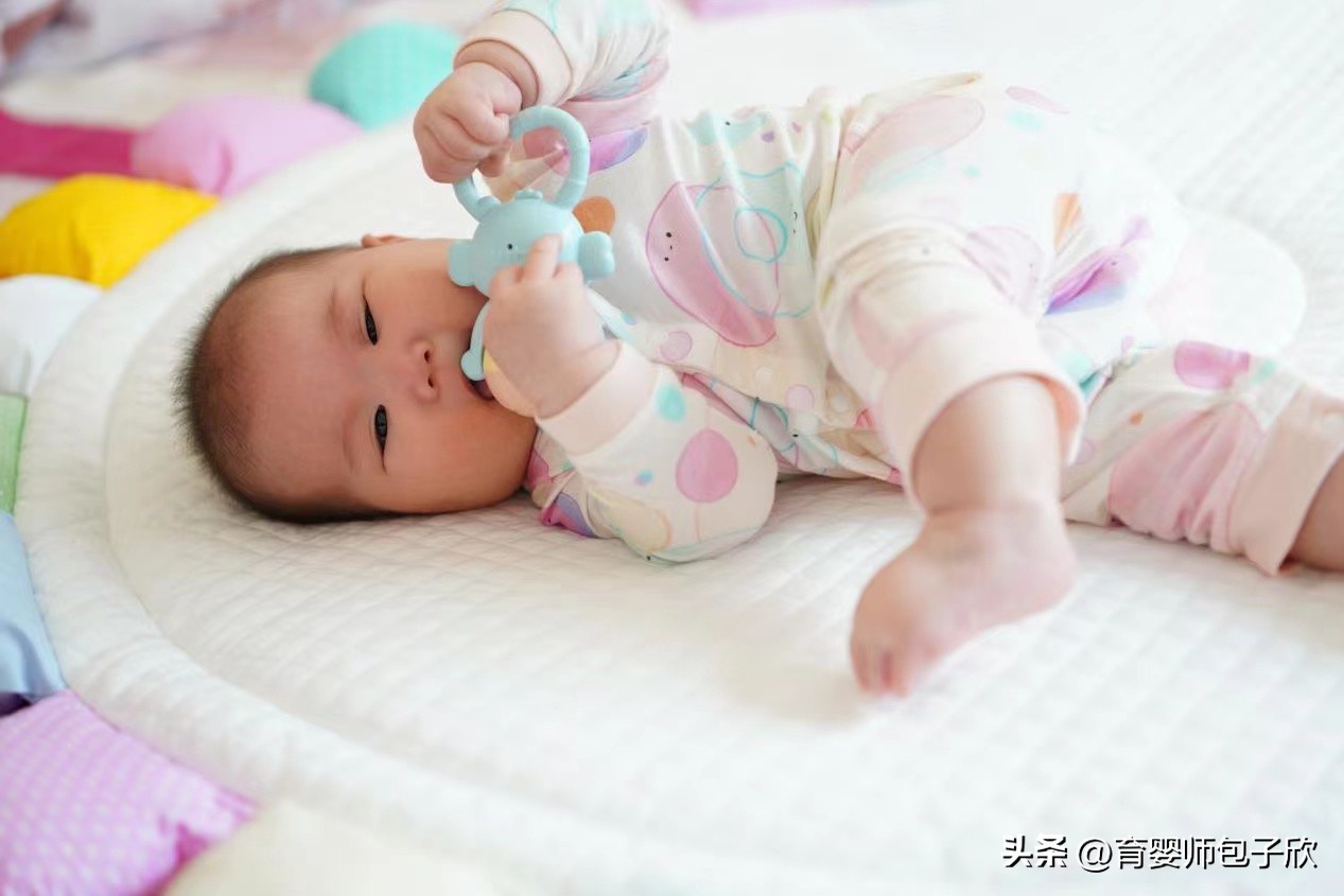 怎样做手势可以使宝宝聪明,提升宝宝语言能力的精细动作