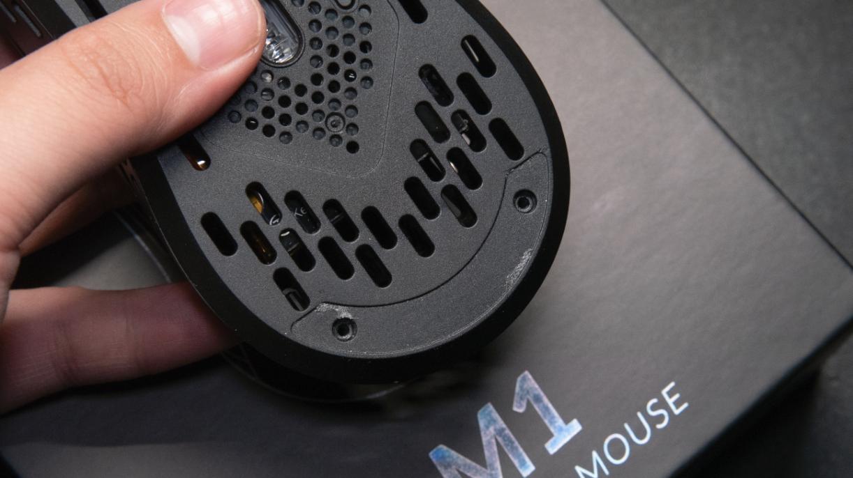 外壳全是洞,卷王价位难得一见的大手洞洞鼠——KeychronM1