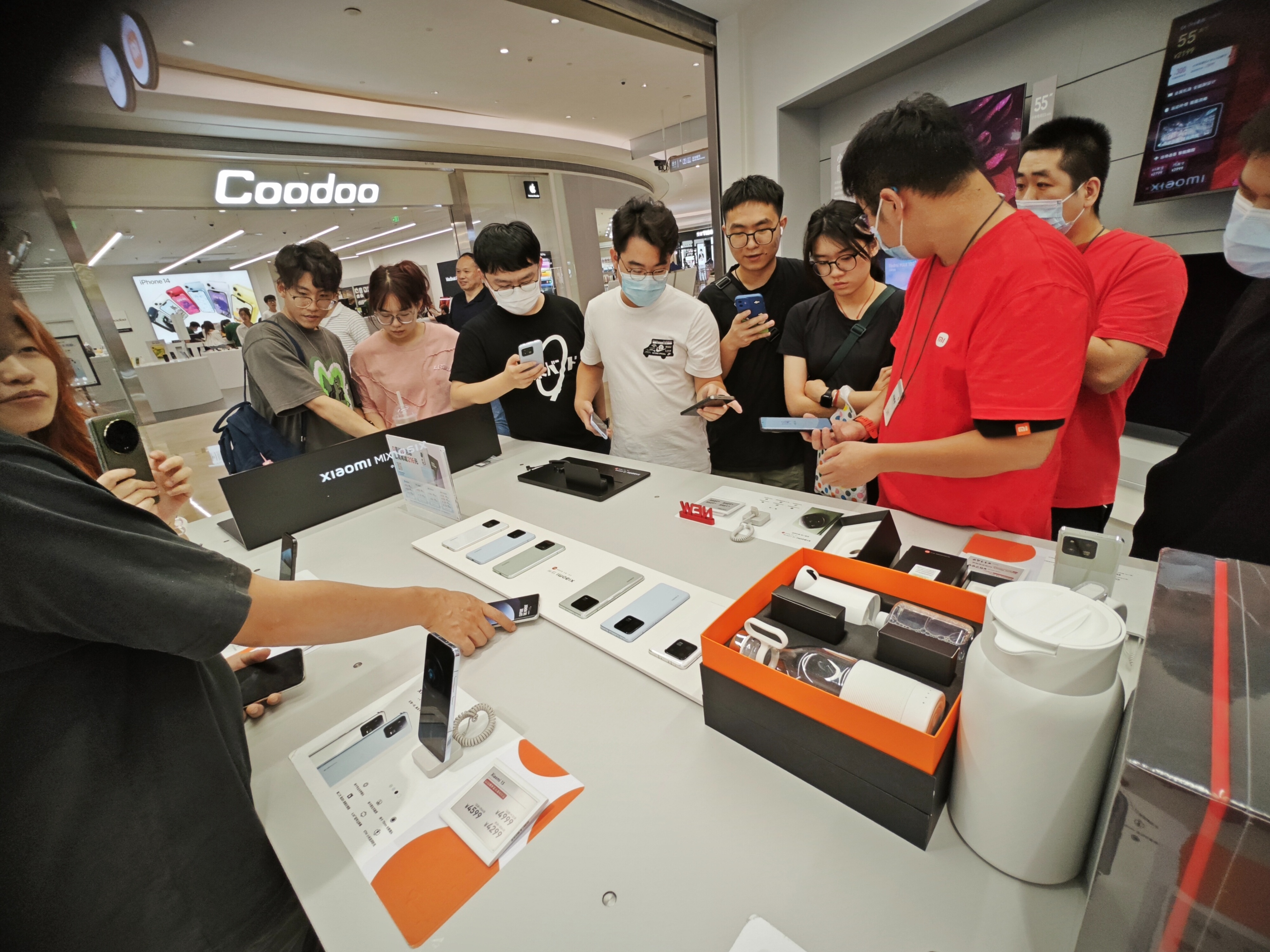 再现“一机难求”，小米13Ultra明日首销火爆背后的原因令人哑然